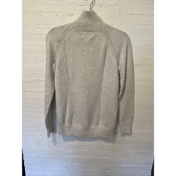 Cabincore Loft Women’s Sweater, Mock Neck, Hi Low, Light Gray Bear Motif S - Picture 5 of 6